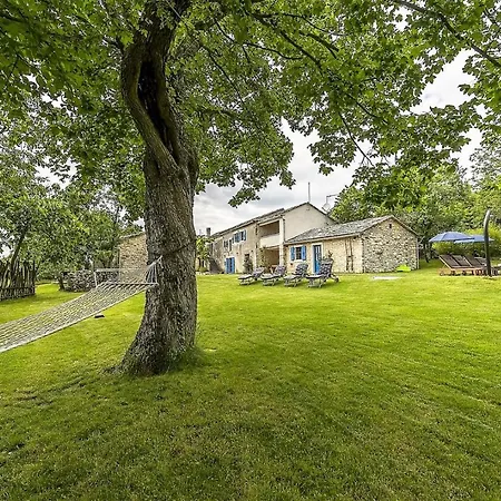 Attractive Stone M-mate With Pool - Privacy Guaranteed *