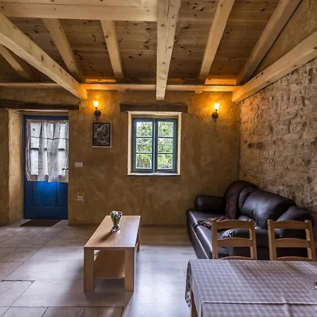 Village Miljavci Pazin