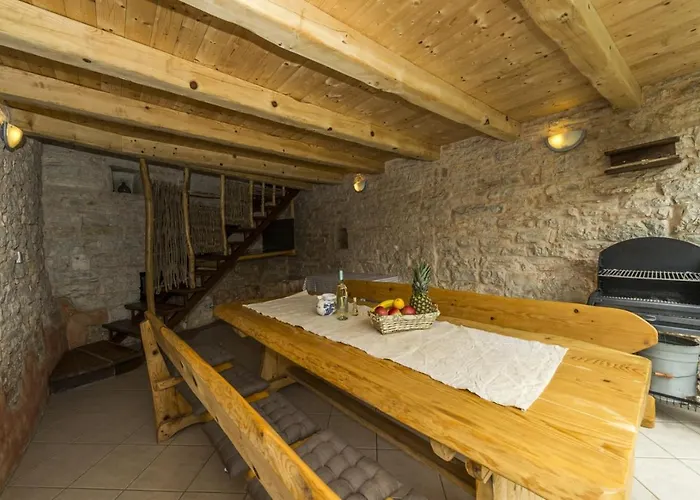 Village Miljavci Pazin